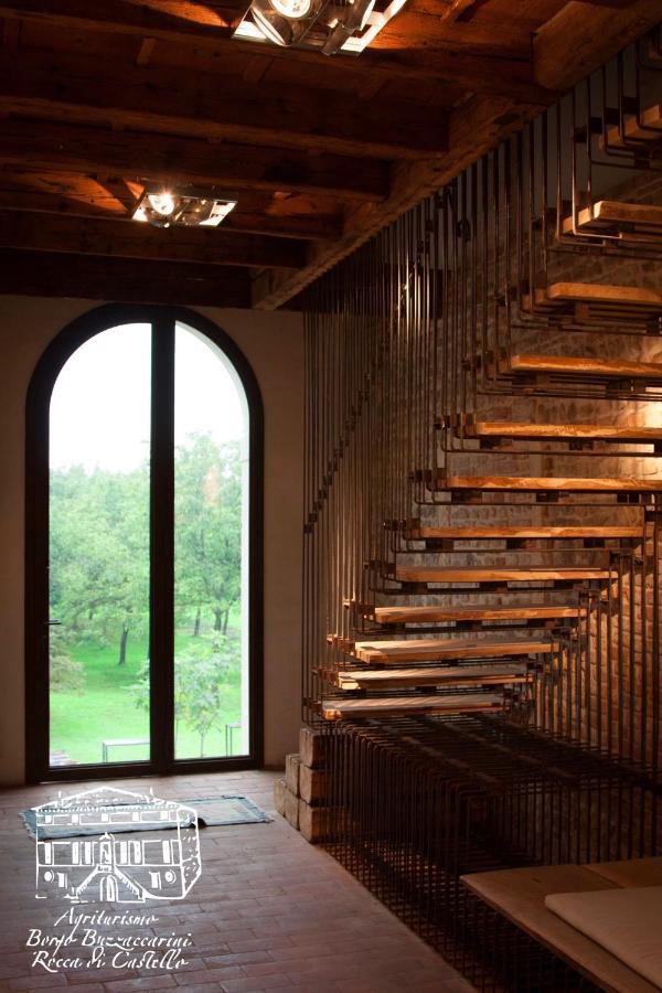 מונסליצ'ה Agriturismo Borgo Buzzaccarini Rocca Di Castello מראה חיצוני תמונה