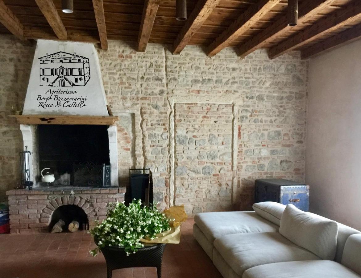 מונסליצ'ה Agriturismo Borgo Buzzaccarini Rocca Di Castello מראה חיצוני תמונה