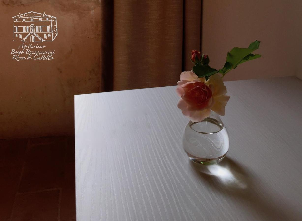מונסליצ'ה Agriturismo Borgo Buzzaccarini Rocca Di Castello מראה חיצוני תמונה