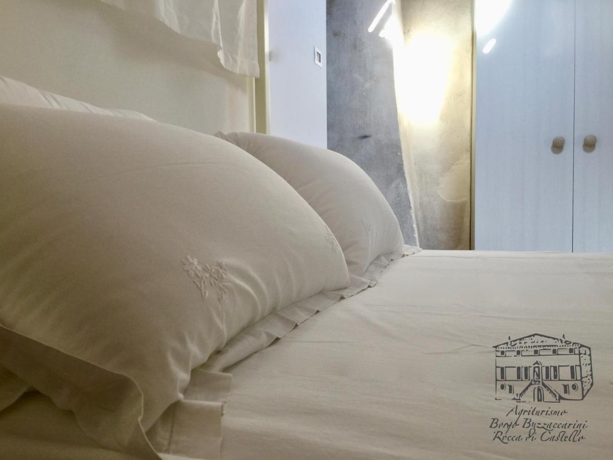מונסליצ'ה Agriturismo Borgo Buzzaccarini Rocca Di Castello מראה חיצוני תמונה