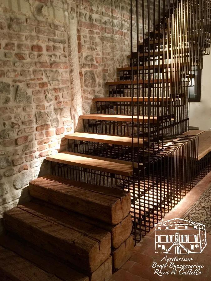 מונסליצ'ה Agriturismo Borgo Buzzaccarini Rocca Di Castello מראה חיצוני תמונה